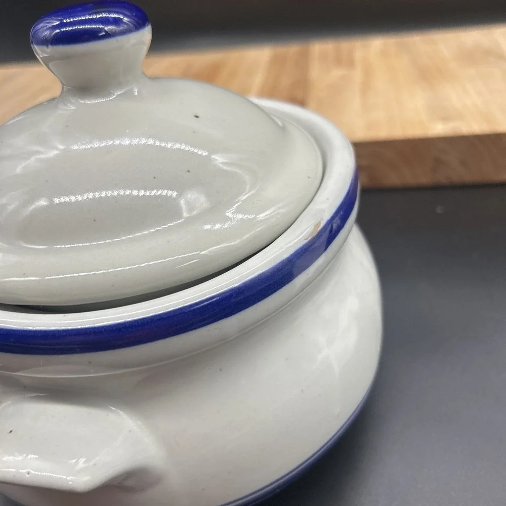 Stoneware Crock With Lid And Handles Blue And Gray Made In Taiwan 2 Quart EUC